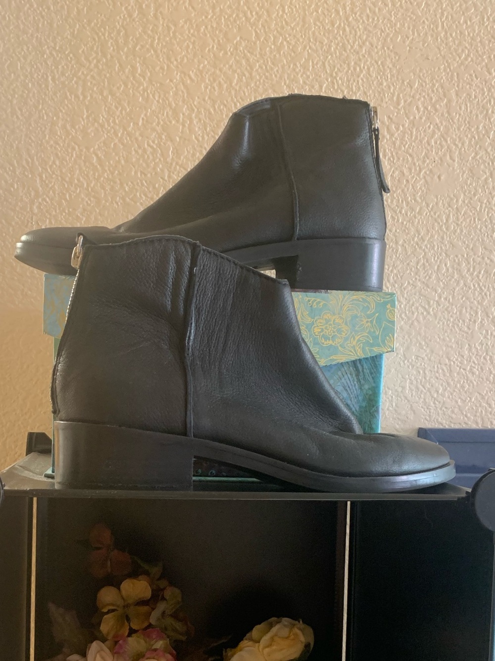 Dolce Vita Black Leather Back-Zip Ankle Booties